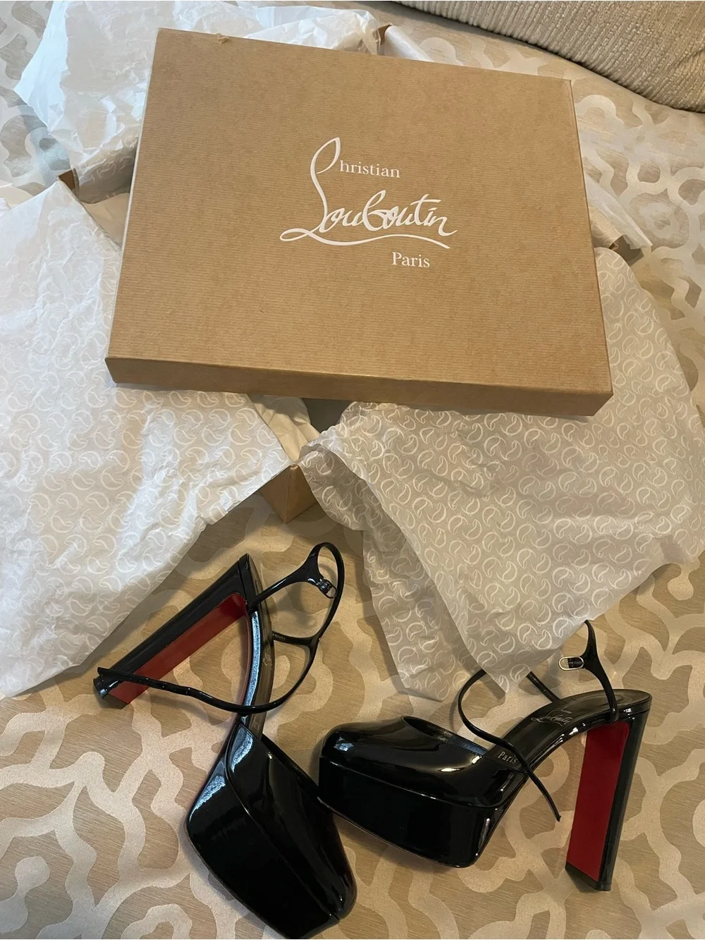 Christian Louboutin Loo Pump 130 Patent Leather in Black AUTHENTIC